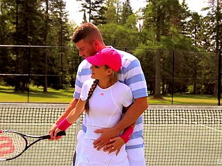 熱い妻のためのテニスコートのセックス