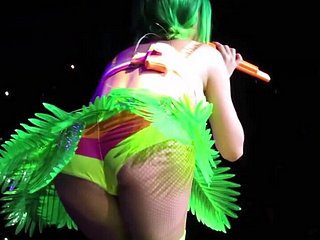 Katy Perry séduisant et raunchy sur scène