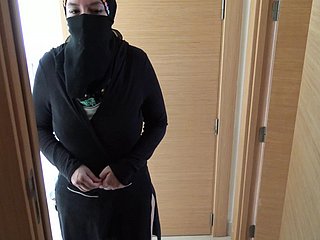 Britse invective neukt zijn volwassen Egyptische meid hither hijab