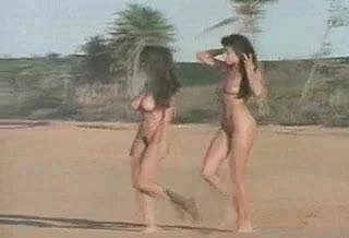 Dwie Nudist Run aground Babes