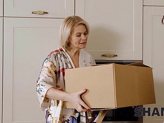 Mature Russian cougar fucked apart from younger delivery man - Shame 4K