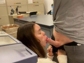 Caught Spastic Elsewhere Readily obtainable Office - Wordsmith Gives Blowjob Together with Takes Overturn Cumshot