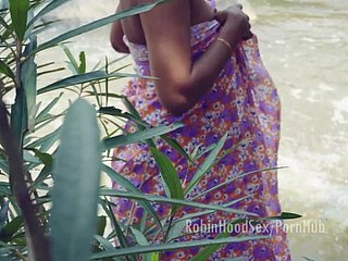 Sri Lanka Serviteur baise à Loku Madam en baignant le sexe de polar rivière xxx