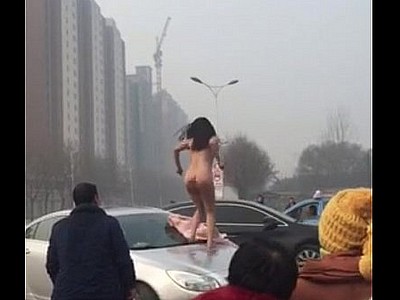 Китайская голая женщина вождения вы с ума